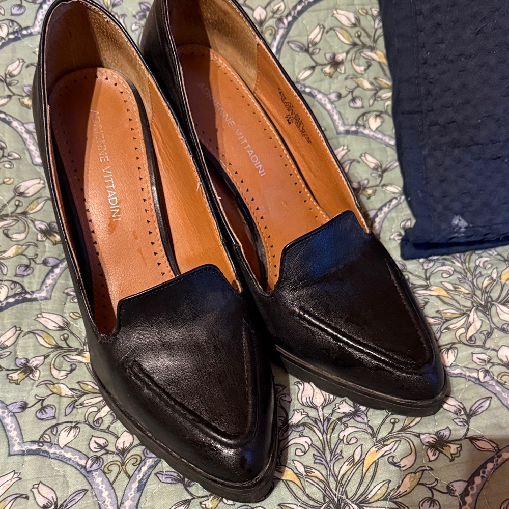 Adrienne Vittadini Black Pointed-Toe Leather Loafers